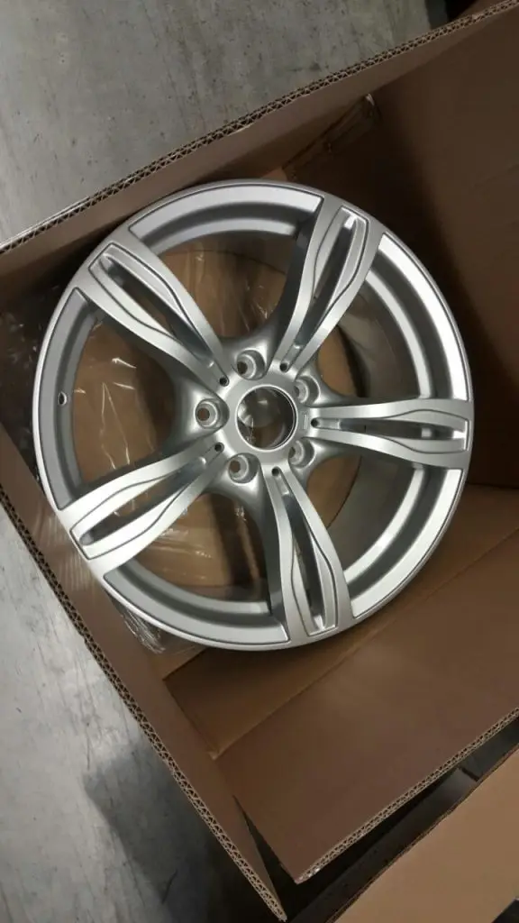 ג'אנט מגנזיום 18" BMW
